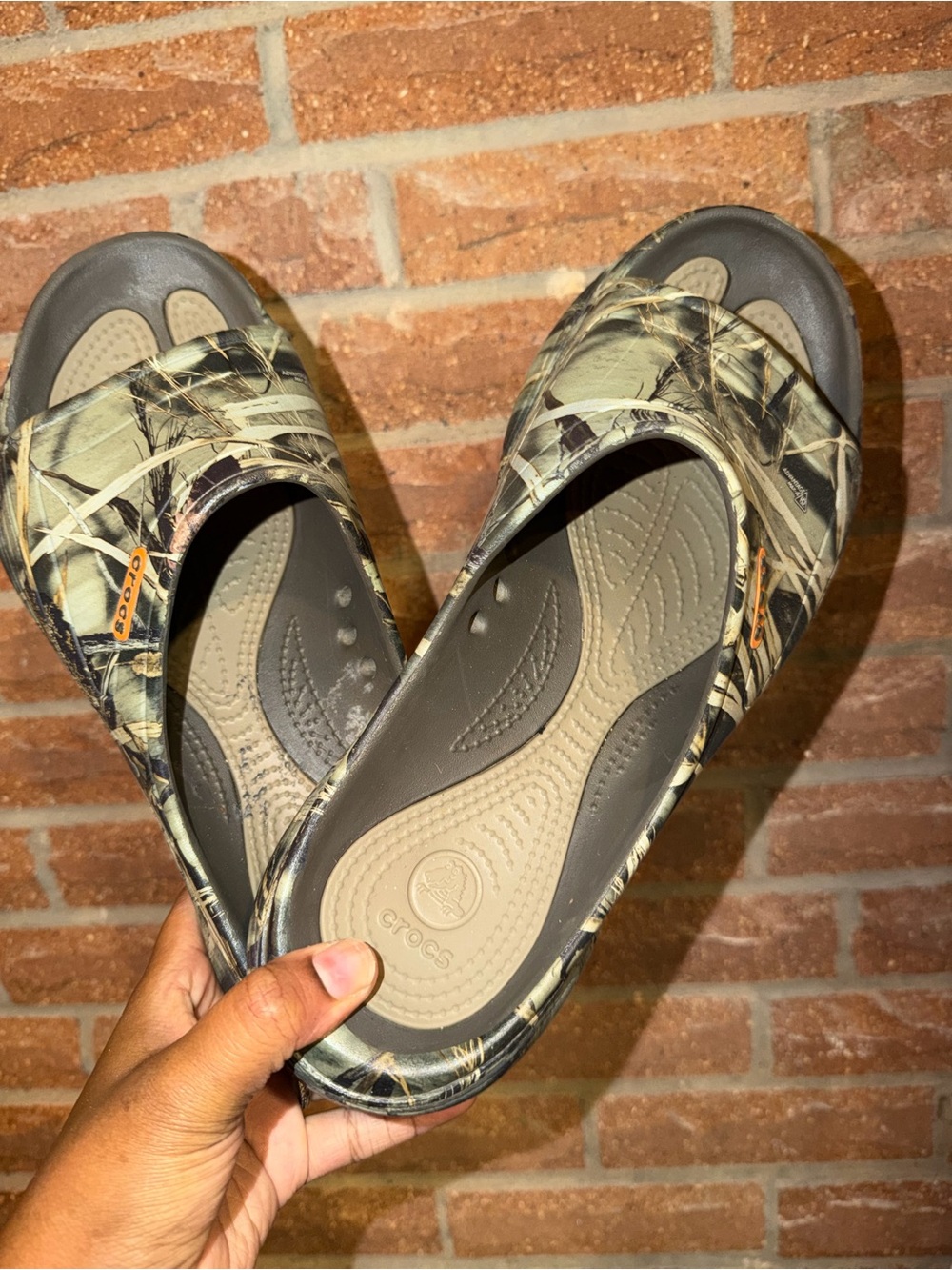CROCS Realtree Style Camo Clog in Black and Tan - Picture 4 of 6